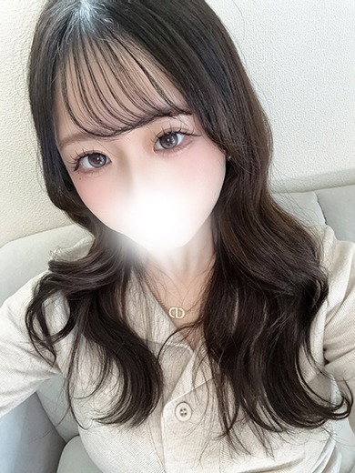 つきな